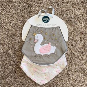 Mary Meyer Baby wonderlicious itsy glitzy swan bib set